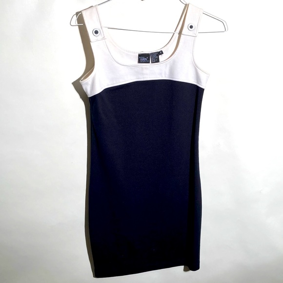 Fun summer dress - Picture 1 of 2